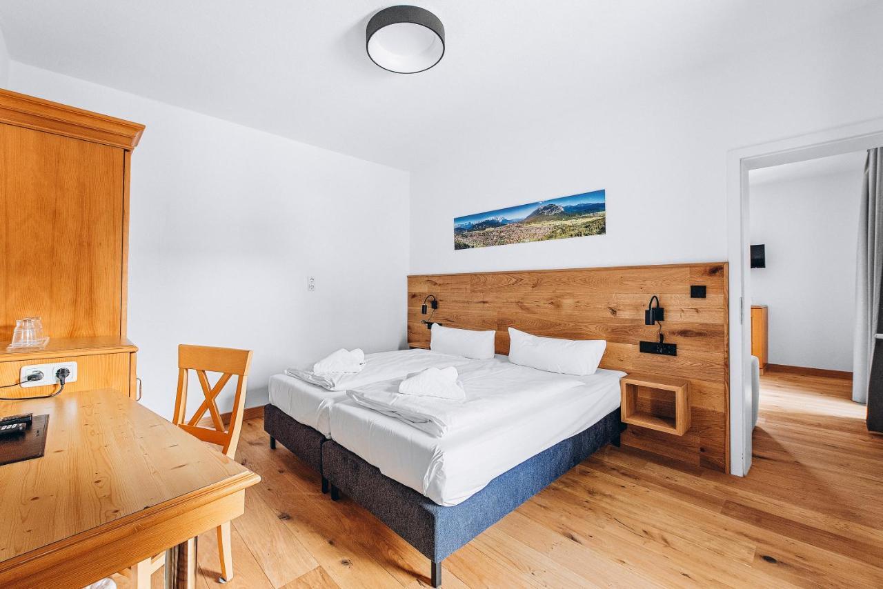 Weidegg - Hotel Garni Garmisch-Partenkirchen Exterior photo
